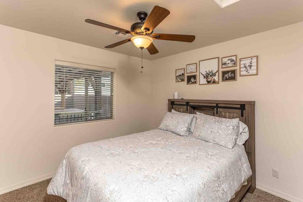 Hot Tub . Spacious . Pets . Central . Boat Parking Lake Havasu City Εξωτερικό φωτογραφία