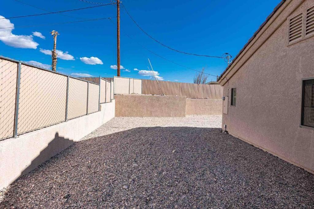 Hot Tub . Spacious . Pets . Central . Boat Parking Lake Havasu City Εξωτερικό φωτογραφία