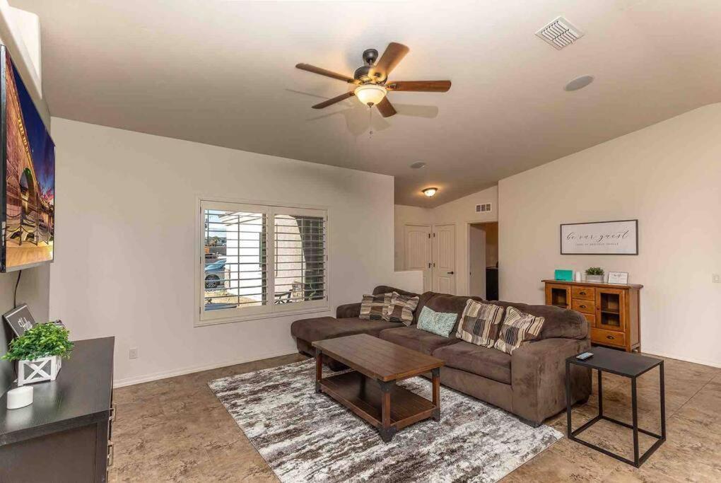 Hot Tub . Spacious . Pets . Central . Boat Parking Lake Havasu City Εξωτερικό φωτογραφία