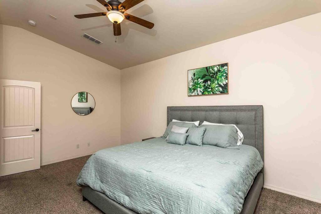 Hot Tub . Spacious . Pets . Central . Boat Parking Lake Havasu City Εξωτερικό φωτογραφία