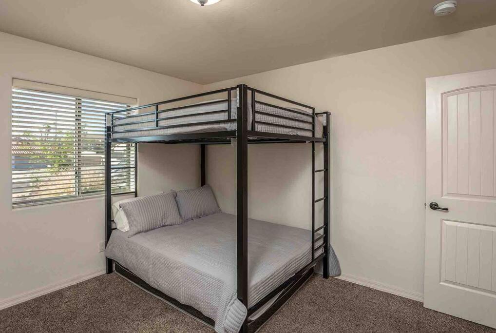 Hot Tub . Spacious . Pets . Central . Boat Parking Lake Havasu City Εξωτερικό φωτογραφία