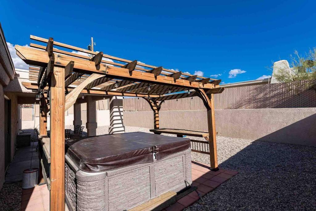 Hot Tub . Spacious . Pets . Central . Boat Parking Lake Havasu City Εξωτερικό φωτογραφία