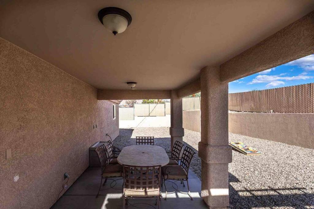 Hot Tub . Spacious . Pets . Central . Boat Parking Lake Havasu City Εξωτερικό φωτογραφία